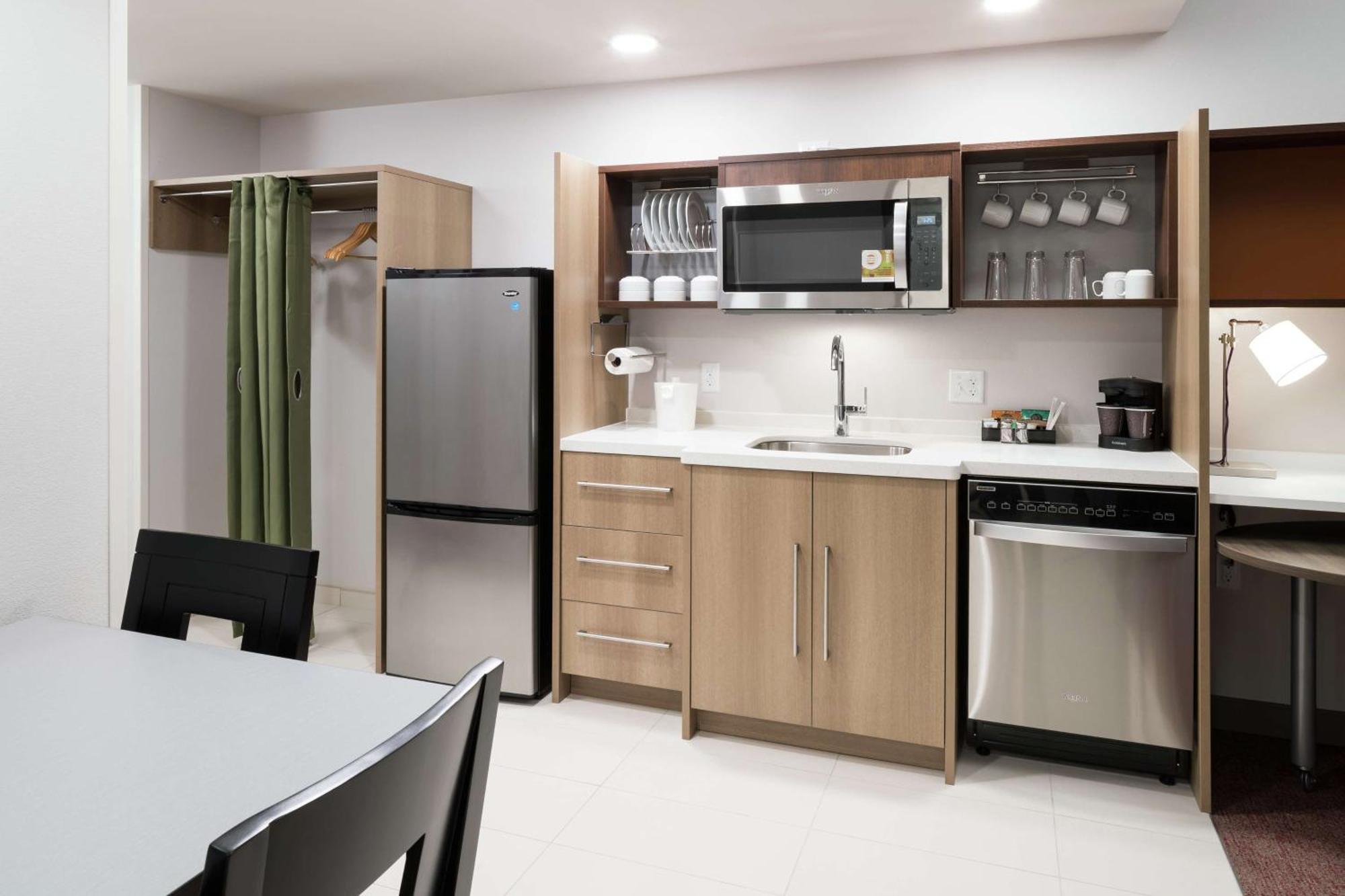 Home2 Suites By Hilton Orlando Airport Exterior foto